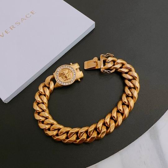 Versace bracelet lyh31